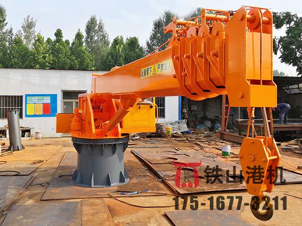 江西新余甲板起重機廠家船用起重機如何進行裝卸貨物？